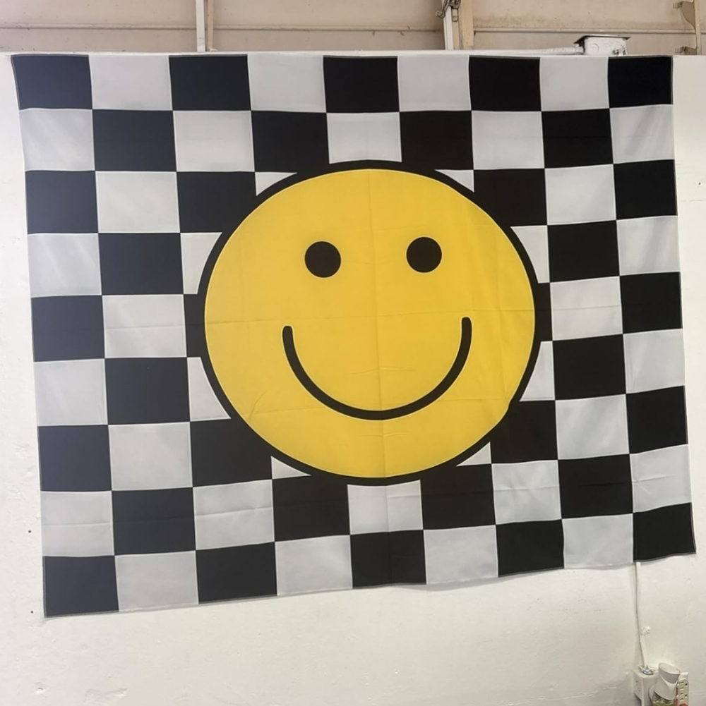 NEW! Smiley Face Checkered Wall Tapestry - Picture 5 of 5